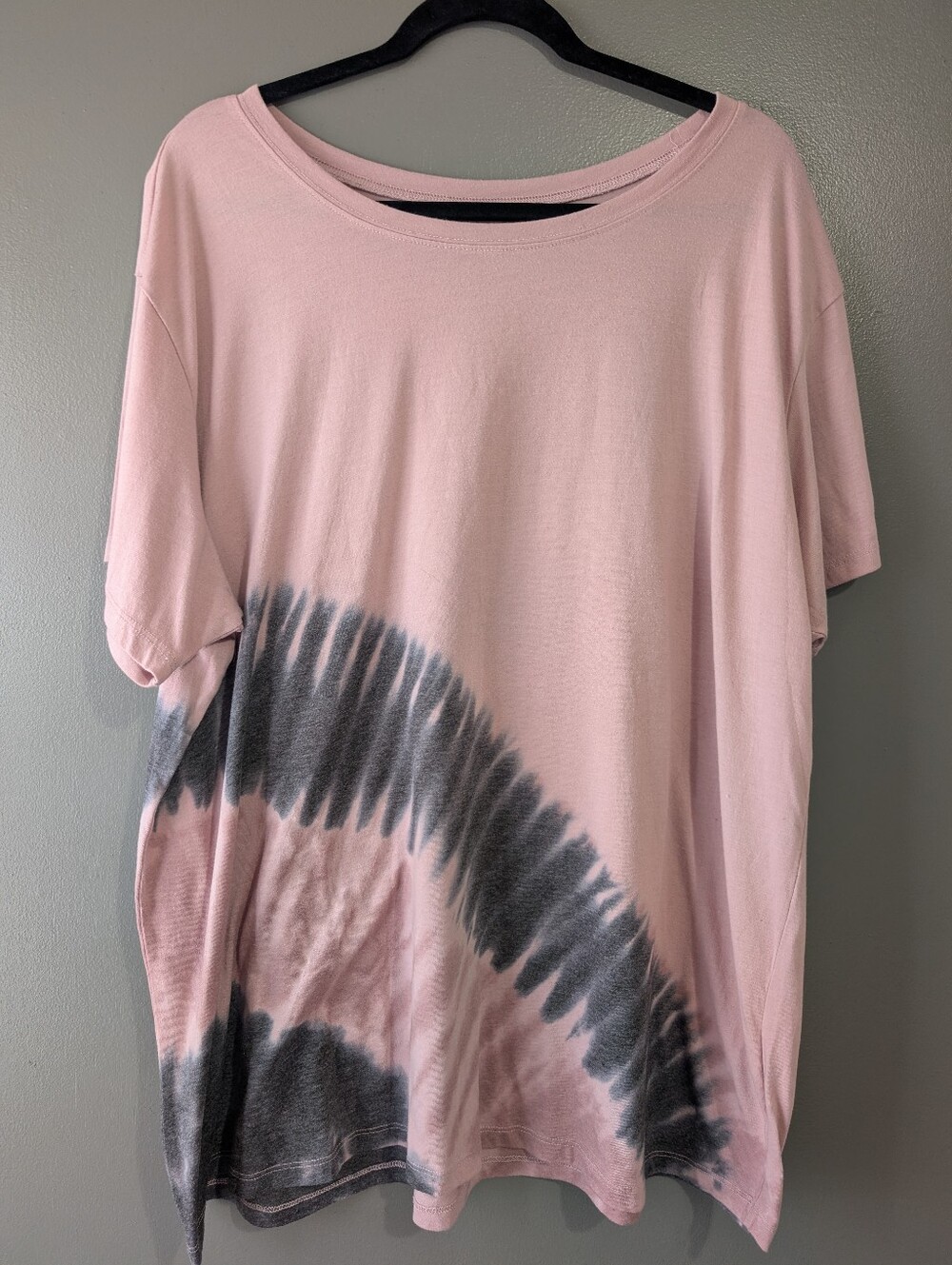 Torrid Size 2 Pink Black Tie Dye Relaxed Fit Tee Plus Size 18/20